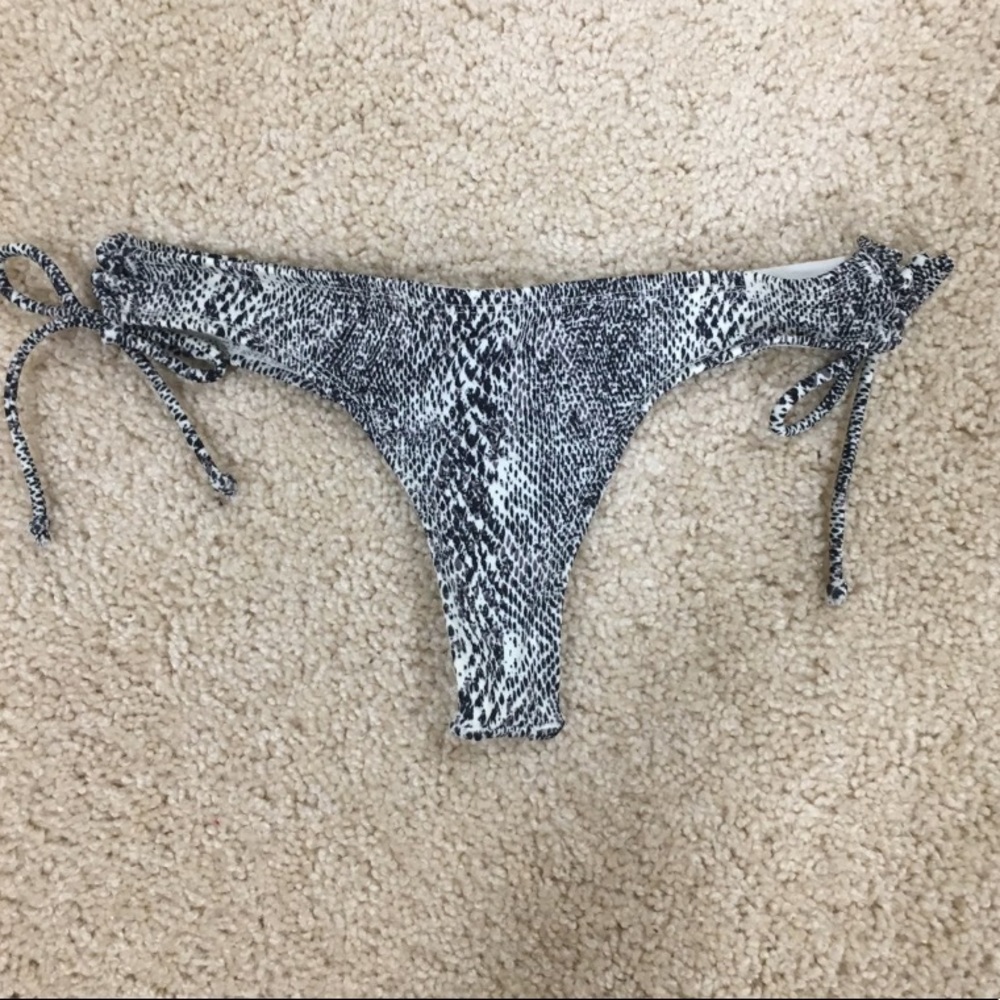 ❌SOLD❌ Pakaloha EHUKAI Bottoms - S - Picture 2 of 3
